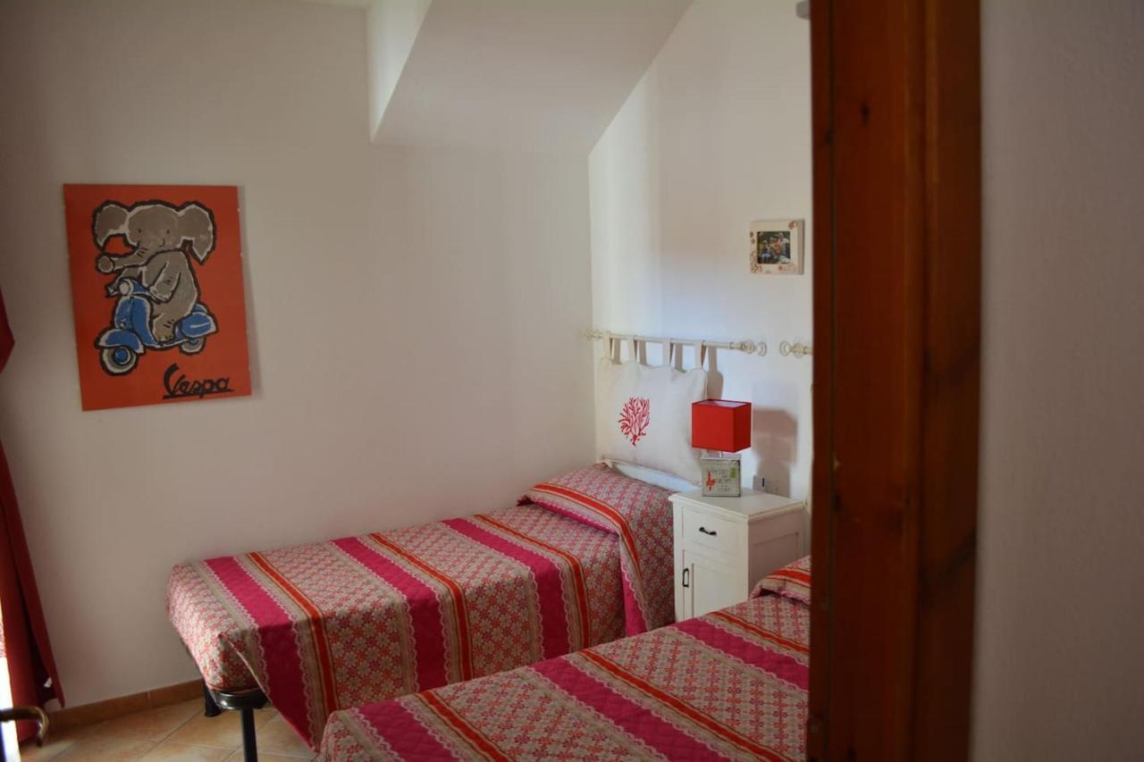 Casa Della Vespa Орозей Екстер'єр фото
